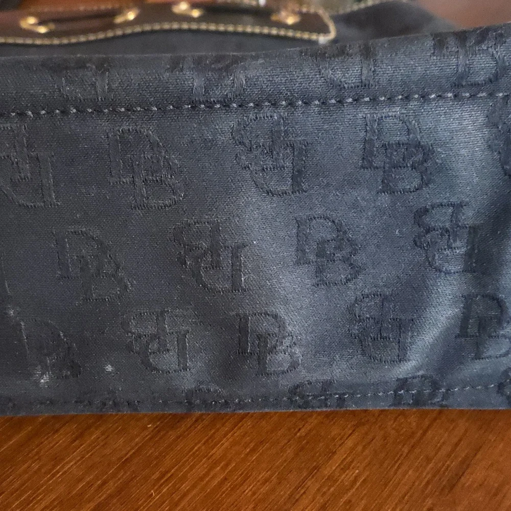 Dooney & Bourke Y2K Vintage Signature Monogram Bag - Picture 16 of 17